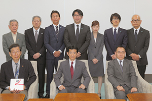 2015�N��t����