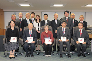 2016�N��t����