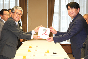 2018�N��t����